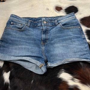 Gap High Rise Cut Off Shorts.